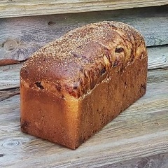 Olivenbrioche mit Knoblauch und&nbsp;Tomaten